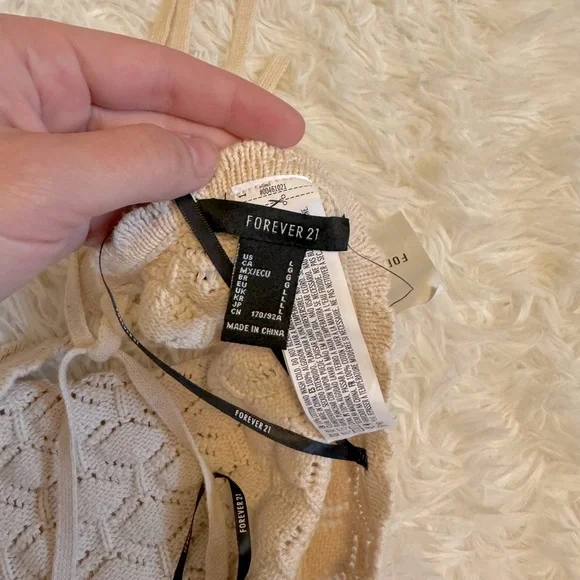 3/20 Forever21 crochet halter top cream halter top crochet tank top - Picture 3 of 4